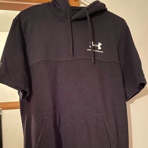 Men’s Under Armour short sleeve hooded sweatshirt